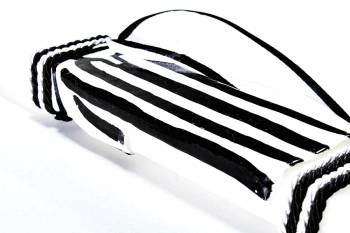 Πασχαλινή Λαμπάδα 18Χ059 Άσπρο - μαύρο φανέλα 25x4x2cm