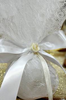 Μπομπονιέρα Γάμου Με Διπλό τούλι με λινάτσα & δαντέλα + πέρλα