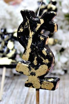Πασχαλινή Λαμπάδα σχήμα LV με φύλλα χρυσού 10x9x1,8cm