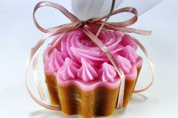 Μπομπονιέρα βάπτισης κέρινο cup cake ροζ-καφέ 6*4 cm