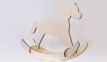Ξύλινο άλογο καρουζέλ γίγας 3D