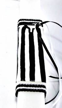 Πασχαλινή λαμπάδα 18Χ059 Άσπρο - μαύρο φανέλα