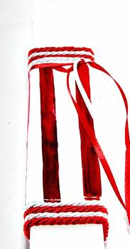 Πασχαλινή λαμπάδα 18Χ060 Άσπρο - κόκκινο φανέλα 25x4x2cm