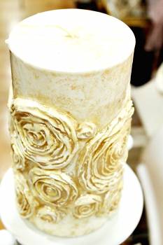 Χειροποίητο κερί γάμου για κηροστάτη εκρού vintage με μεγάλα τριαντάφυλλα 10X20cm