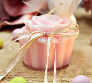 Μπομπονιέρα βάπτισης κέρινο cup cake λουλούδι ροζ 7*6*5 cm