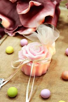 Μπομπονιέρα βάπτισης κέρινο cup cake λουλούδι ροζ 7*6*5 cm