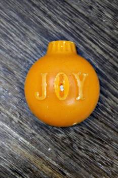Μίνι αρωματικό κεράκι στολίδι ''joy'' 6,8x6,2x3 cm