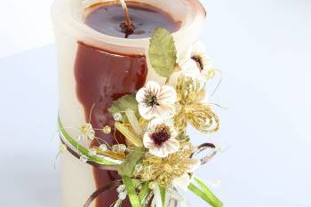 Τυλιχτό αρωματικό κερί με λουλούδια και πεταλούδες 8x15cm