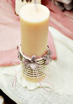 Αρωματικό κερί στολισμένο με κορδόνι και σάπιο μήλο λουλούδια 6.50x20cm