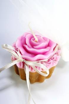 Μπομπονιέρα βάπτισης κέρινο cup cake λουλούδι δίχρωμο 7*6*5 cm