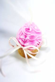 Μπομπονιέρα βάπτισης κέρινο cup cake ροζ-καφέ 8*5 cm