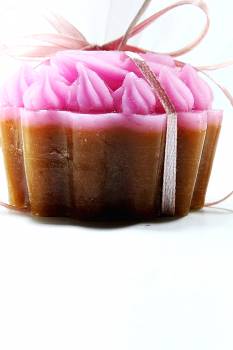 Μπομπονιέρα βάπτισης κέρινο cup cake ροζ-καφέ 6*4 cm