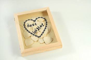 Ξύλινο κουτί ευχών με γυαλί 812801 + 50 καρτελάκια ξύλινα καρδιές