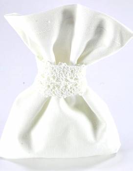 Μπομπονιέρα γάμου πουγκάκι λευκό λινό με λευκή βαμβακερή κορδέλα