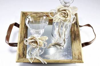 Σετ καράφα,ποτήρι και δίσκος κρύσταλλα με ιβουάρ λουλούδι γάζα
