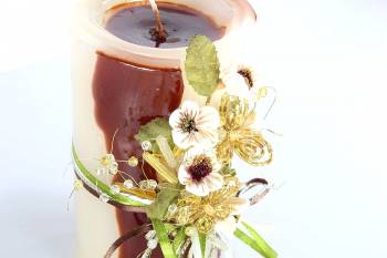 Τυλιχτό αρωματικό κερί με λουλούδια και πεταλούδες 8x15cm