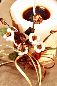 Χειροποίητο διακοσμητικό αρωματικό κερί με λουλούδι από γάζα  10x10cm