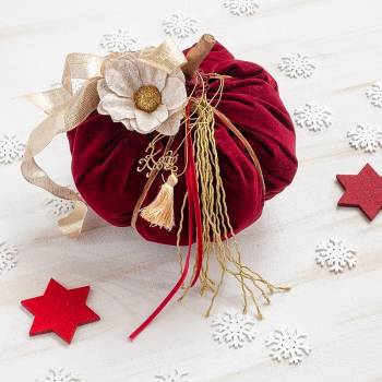 Χριστουγεννιάτικη Διακοσμητική Κολοκύθα Μπορντό ΄'Καλή Χρονιά'